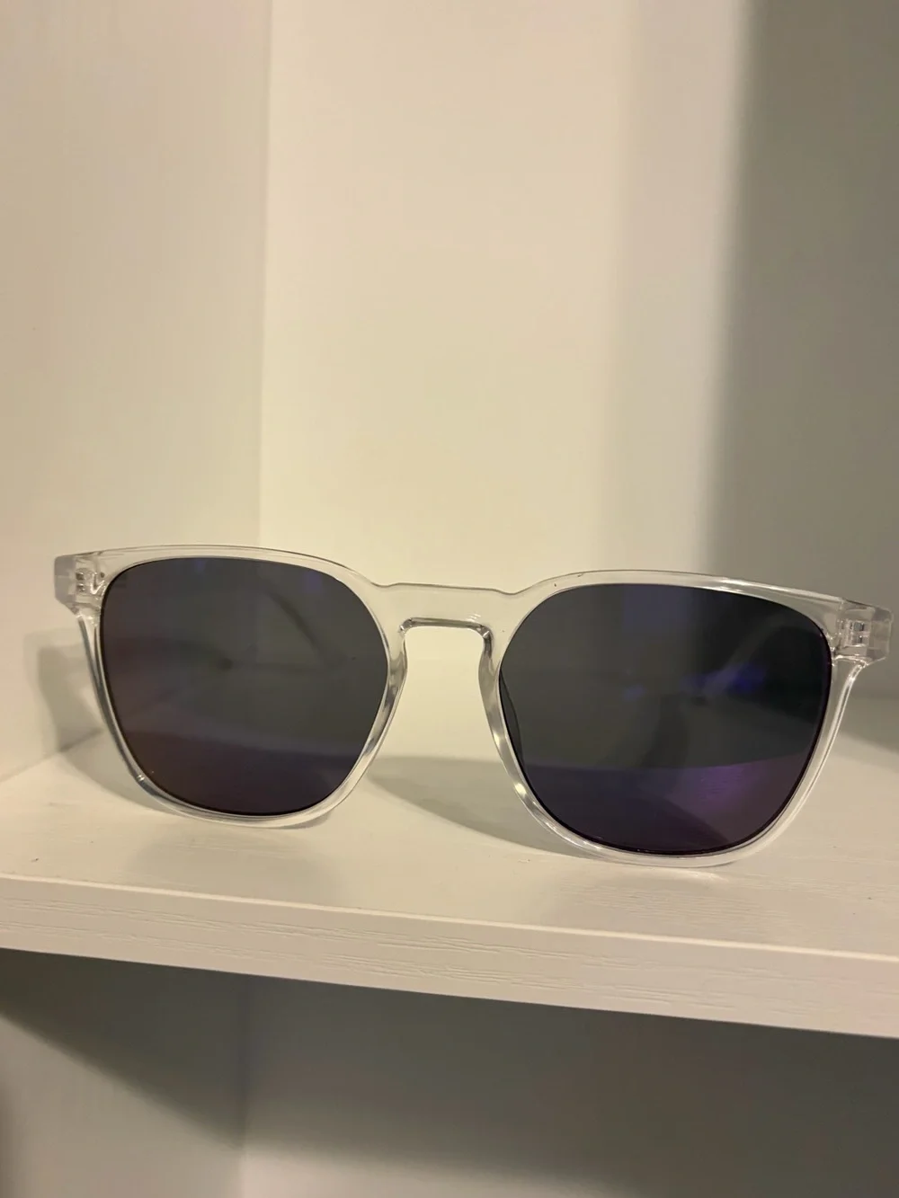 NWT KENNETH COLE Clear Frame Sunglasses with Dark Blue Tint Lenses